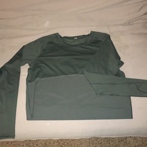 Lululemon long sleeve slightly crop top Size 6